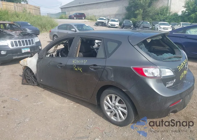 JM1BL1MP8D1813597: 42901931