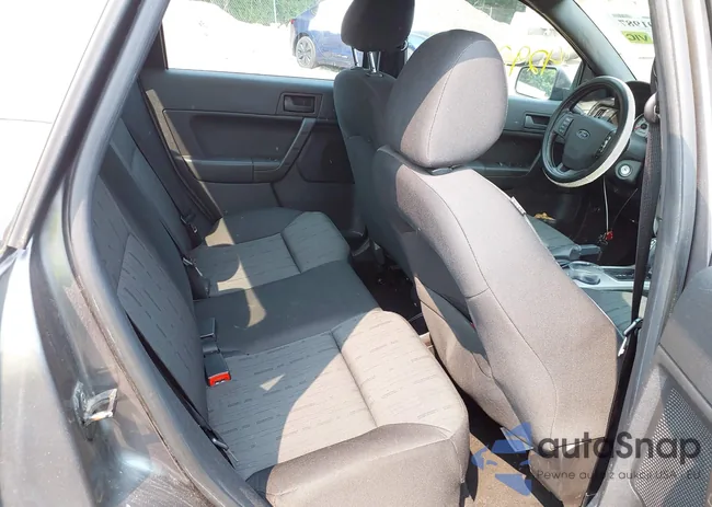 1FAHP3FN6AW250270: 42901987