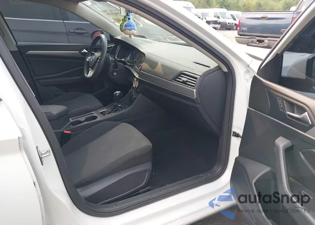 3VWC57BUXKM081853: 42902079