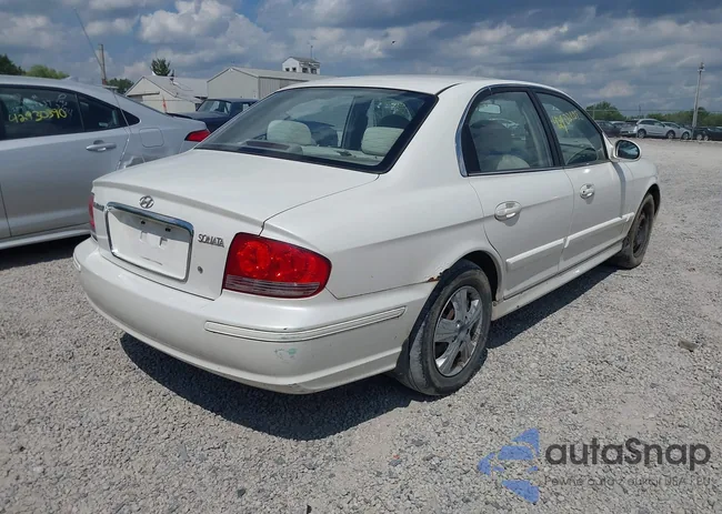 KMHWF25S04A984728: 42902109