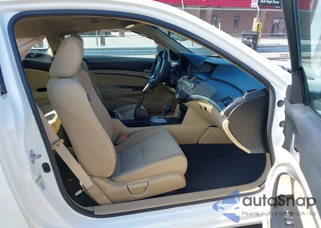 1HGCS1B79AA019330: 42902239