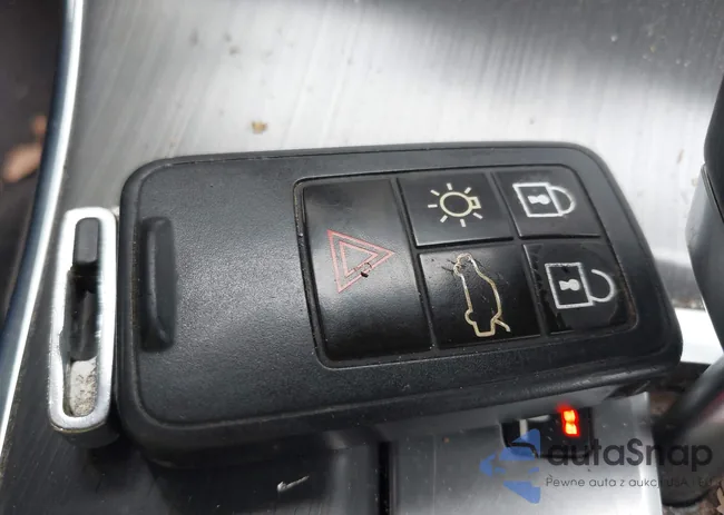 YV1622FS2C2133077: 42901287