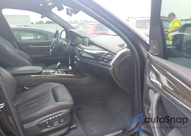 5UXKR0C37H0X80223: 42901552