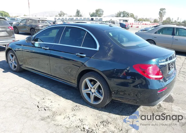 WDDZF4KB2HA012027: 42902856