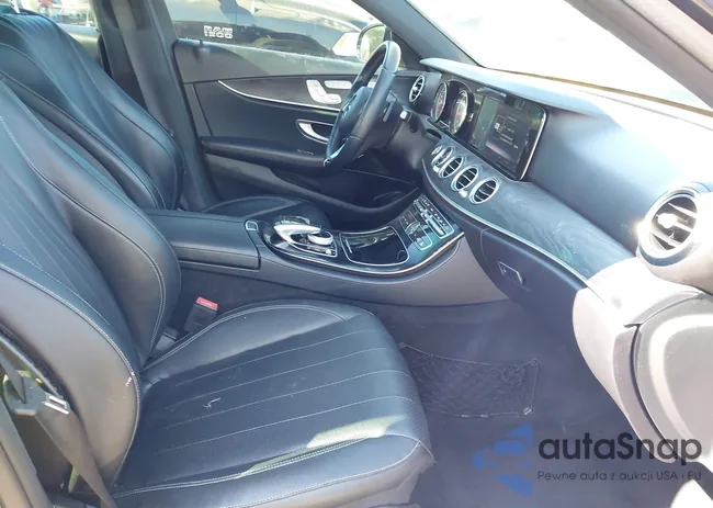 WDDZF4KB2HA012027: 42902856