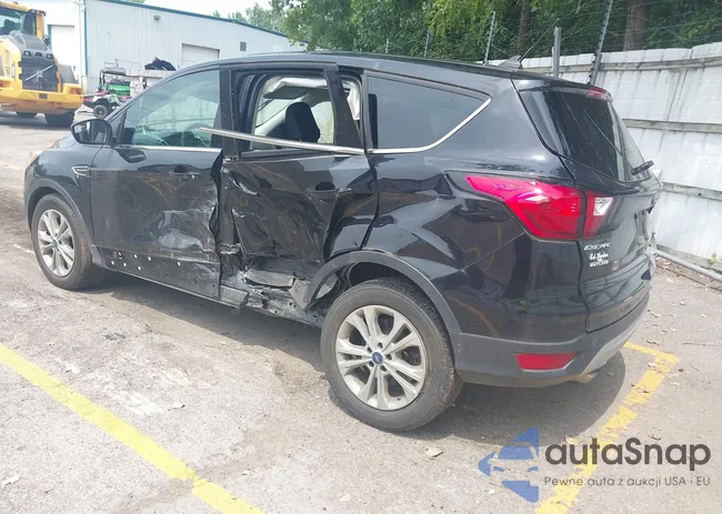 1FMCU0GD3KUB56227: 42903236