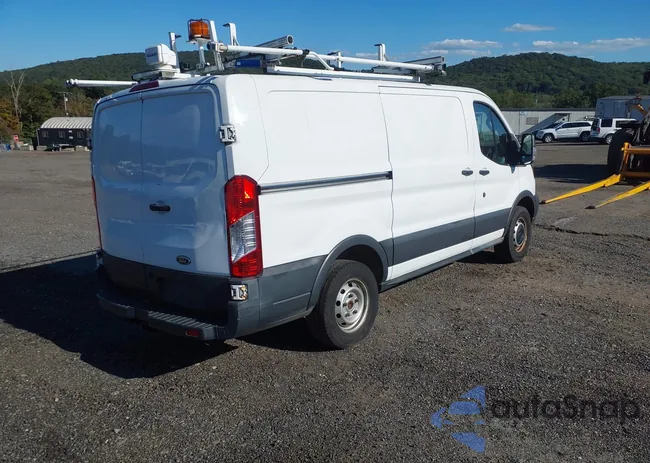 1FTYR1YM9HKB17386: 42902378