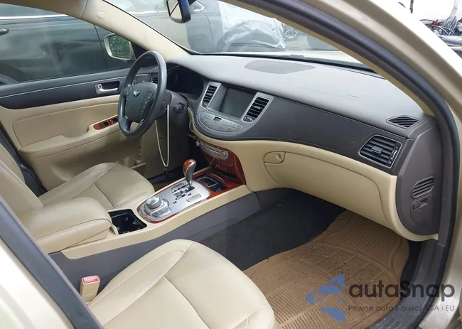 KMHGC4DD8CU204306: 42903778