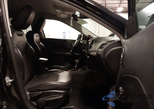 3C4NJDDB2KT838235: 42903846