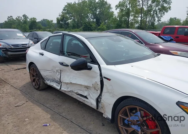 19UUB7F00PY000153: 42903985