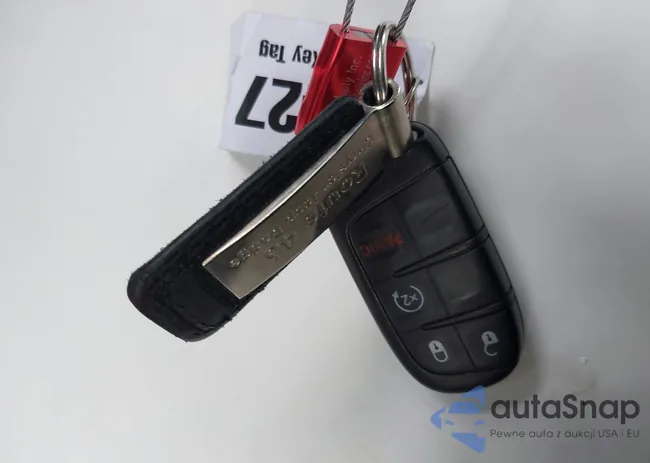 3C4NJDBB0KT684157: 42904015