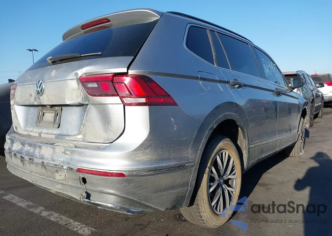 3VV3B7AX2LM067553: 42904487