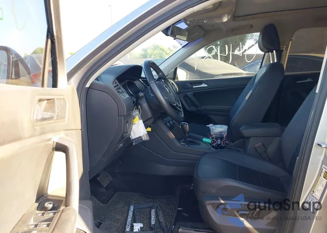 3VV3B7AX2LM067553: 42904487