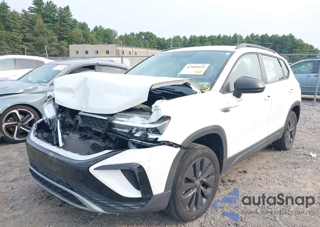 3VVCX7B24NM051524: 42904524