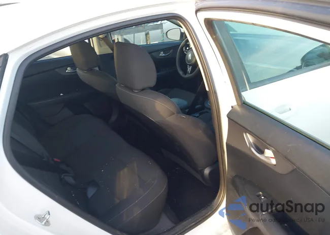 3KPF24AD4KE071922: 42905899