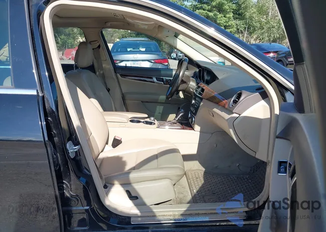 WDDGF8AB0ER313490: 42905310