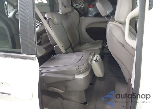 2C4RC1BG3JR194075: 42905432