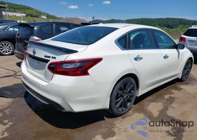 1N4AL3AP6JC272888: 42905502