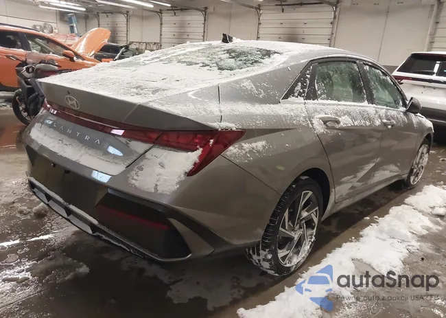 KMHLS4DG8SU023605: 43904889