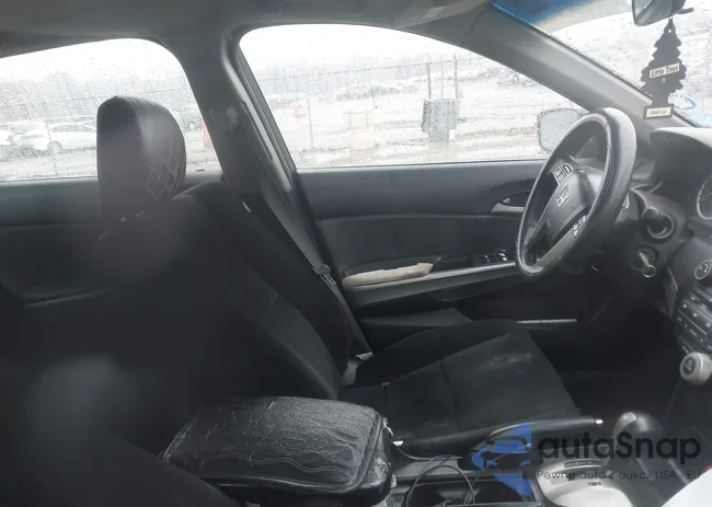 1HGCP26799A151923: 43905046