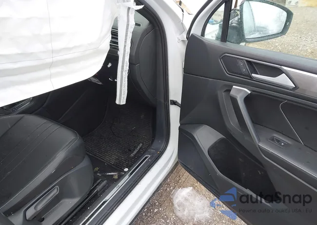 3VV8B7AXXRM158634: 43905161