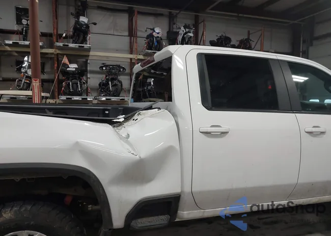 1GC1YNEY8MF228484: 43905210