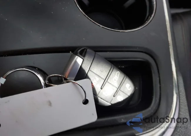 1C4SDJCTXJC176370: 43904698