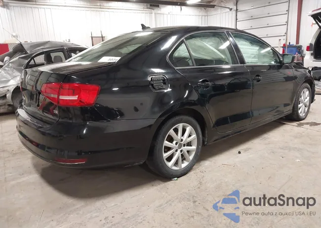 3VWD17AJ3FM261642: 43904718