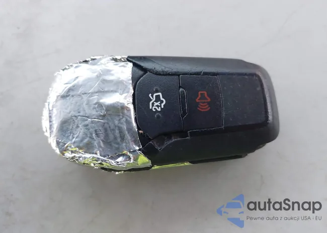 3FA6P0G71FR214065: 43904747