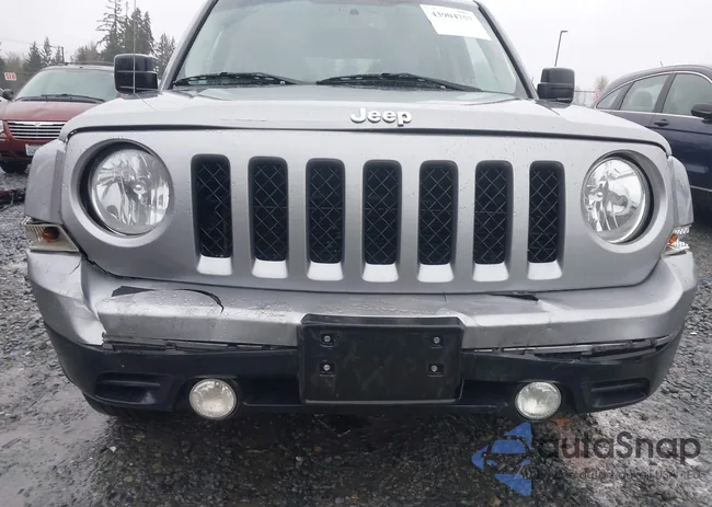 1C4NJPFB0FD297700: 43904757