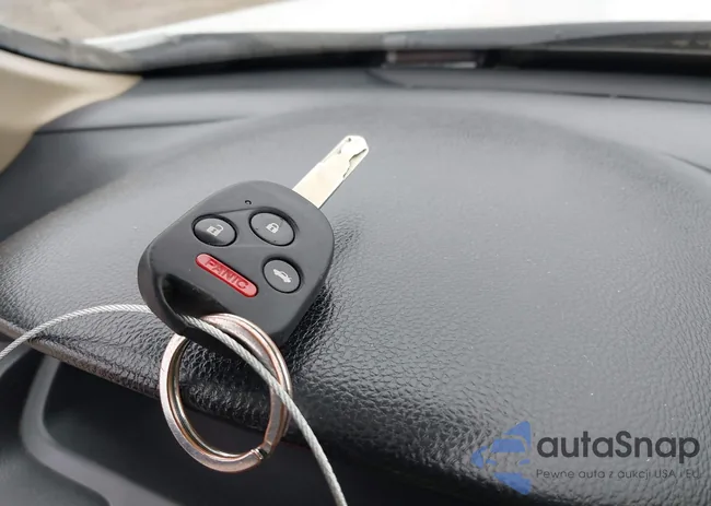 1HGCP2F37BA051404: 43905839