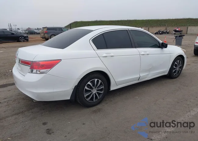 1HGCP2F37BA051404: 43905839