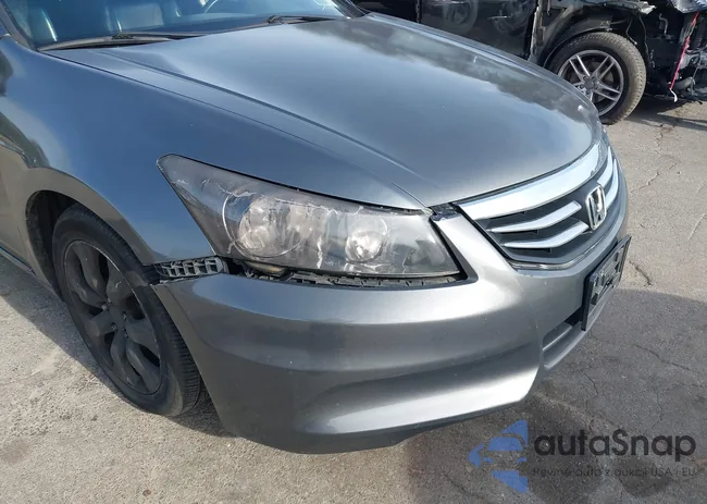 1HGCP26808A071840: 43906165