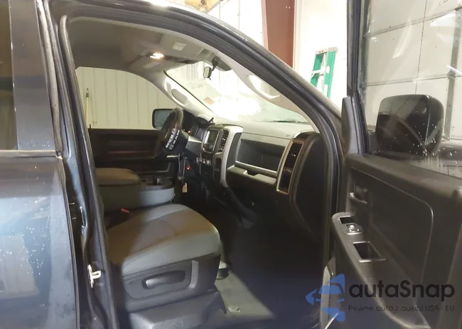 1C6RR7KG2JS339081: 43906198