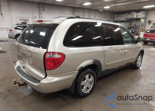 2D4GP44L17R261033: 43905616