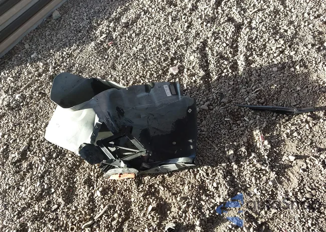 1C3CCCAB8GN174258: 43906936