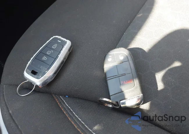 3C4NJCAB0JT286103: 43907150