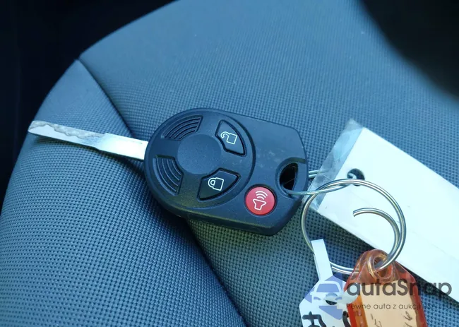 1FMCU9GX1GUC49740: 43907347