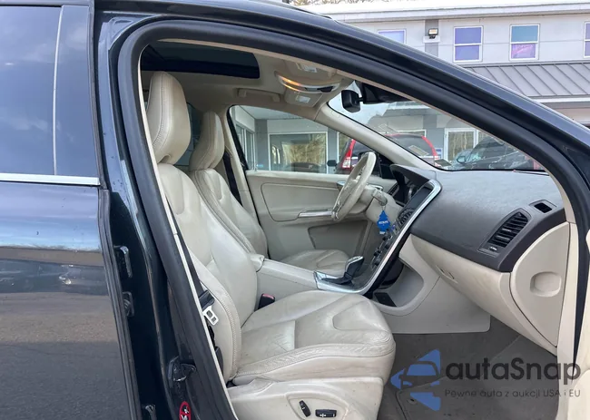 YV4902DZ8D2425632: 43906439