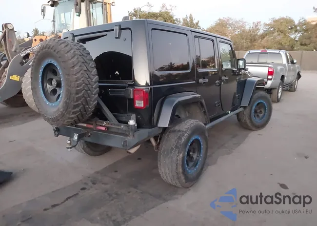 1C4BJWFG3CL157683: 43907986