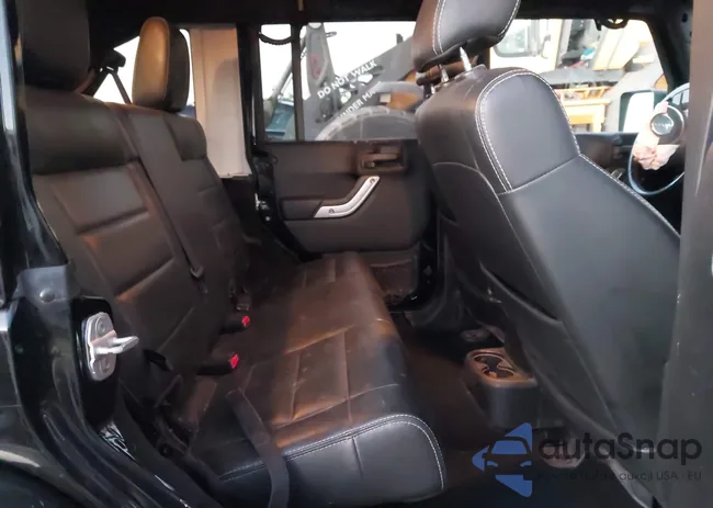 1C4BJWFG3CL157683: 43907986