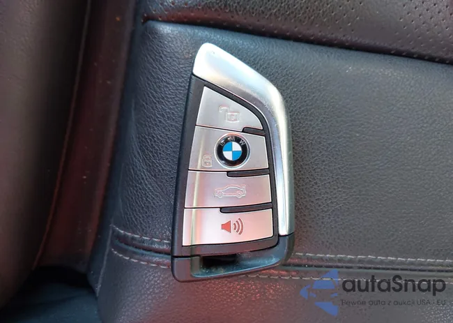 5UXCR6C03M9G89925: 43908196