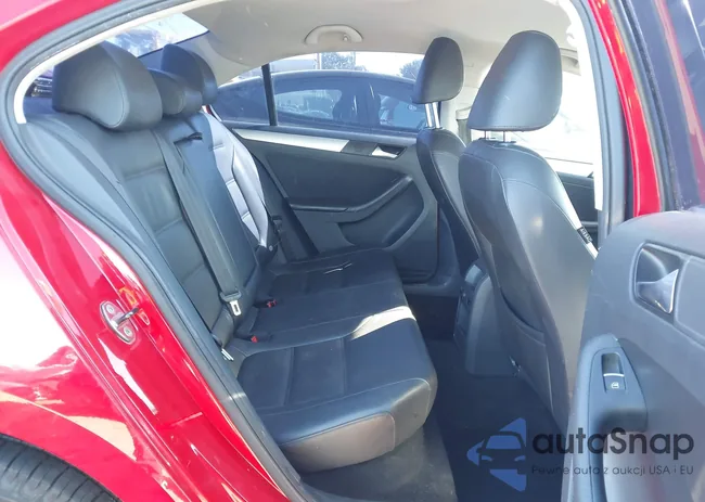 3VWD17AJ0EM431096: 43908258