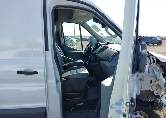 1FTYR2CM9HKB56833: 43908434