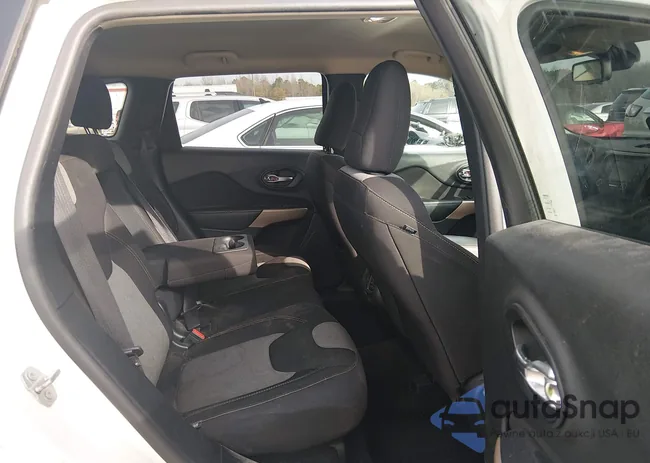 1C4PJLCB7JD596275: 43907543