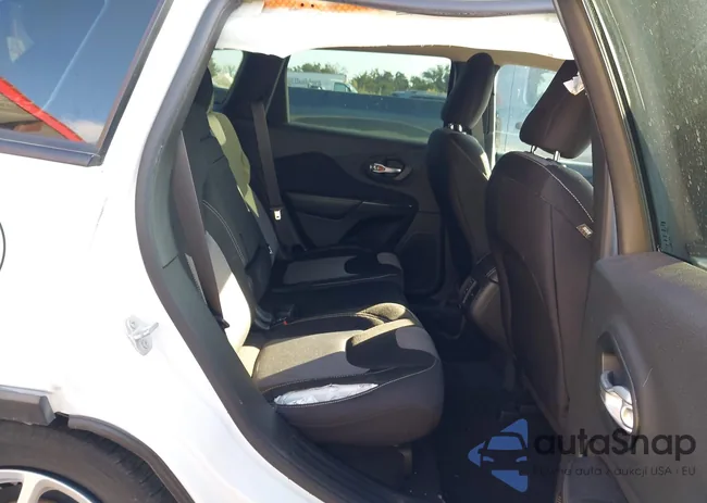 1C4PJLAB2FW560802: 43908982