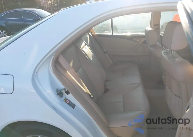 WDBJF65J2YB123160: 43909157