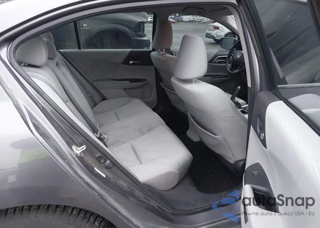 1HGCR2F37EA045813: 43909322