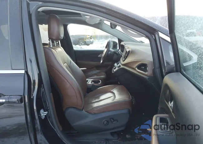 2C4RC1GG0HR592914: 43909385