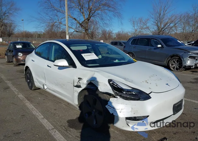 5YJ3E1EB7NF335103: 43908559